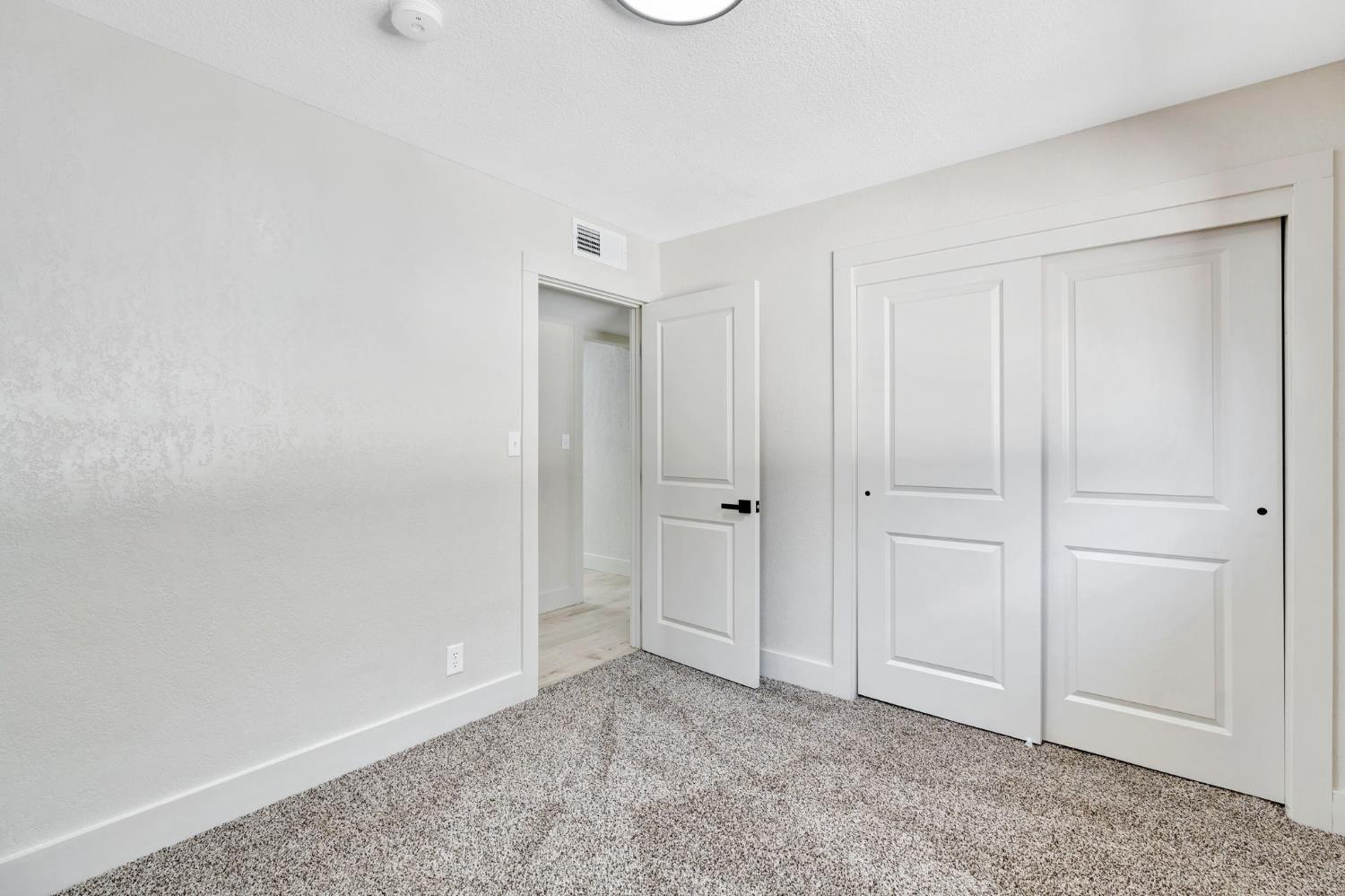 2320 N Price Ave, Fresno, CA 93703