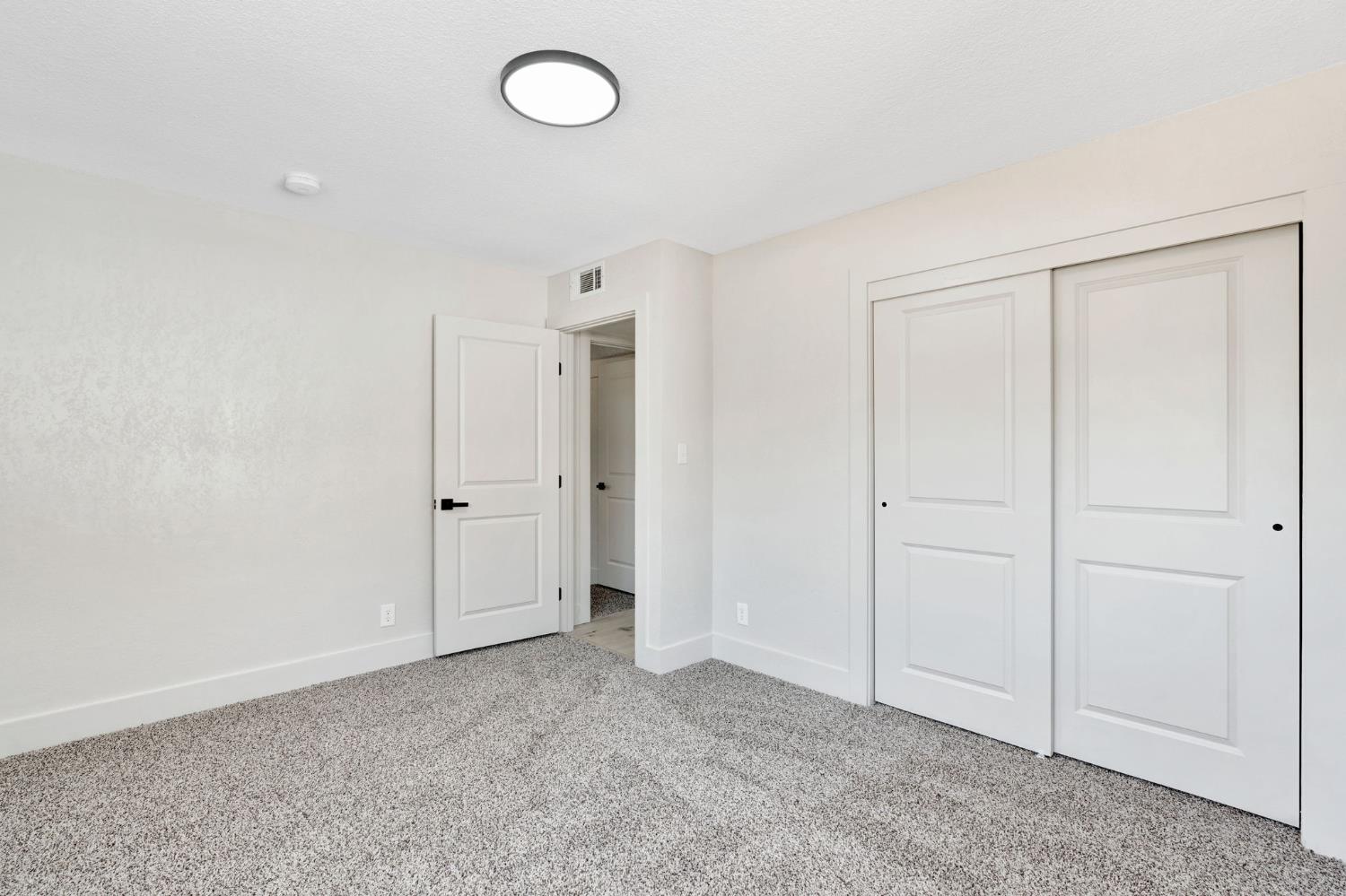2320 N Price Ave, Fresno, CA 93703