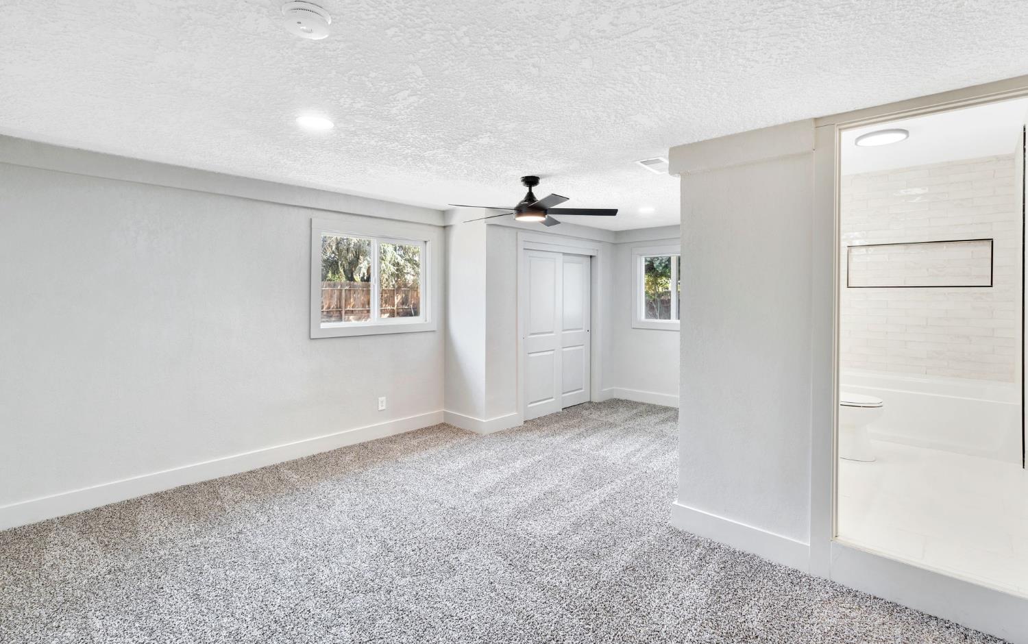 2320 N Price Ave, Fresno, CA 93703