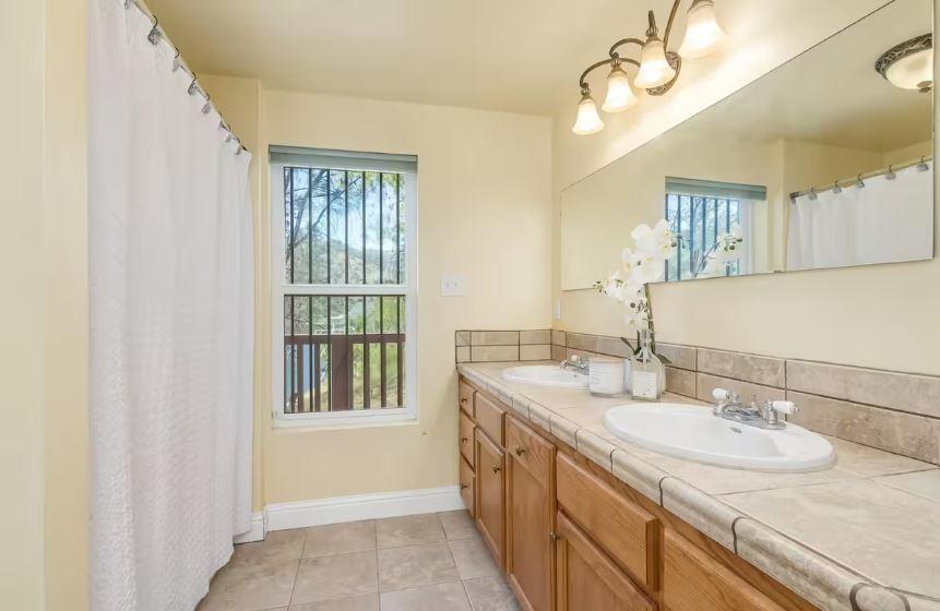 28517 Sky Harbour Rd, Friant, CA 93626