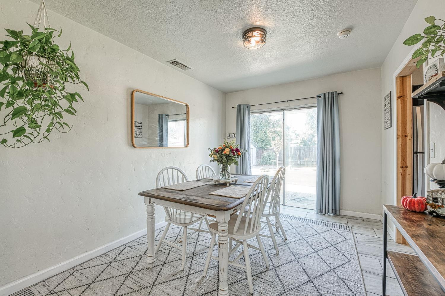 2973 E Cornell Ave, Fresno, CA 93703