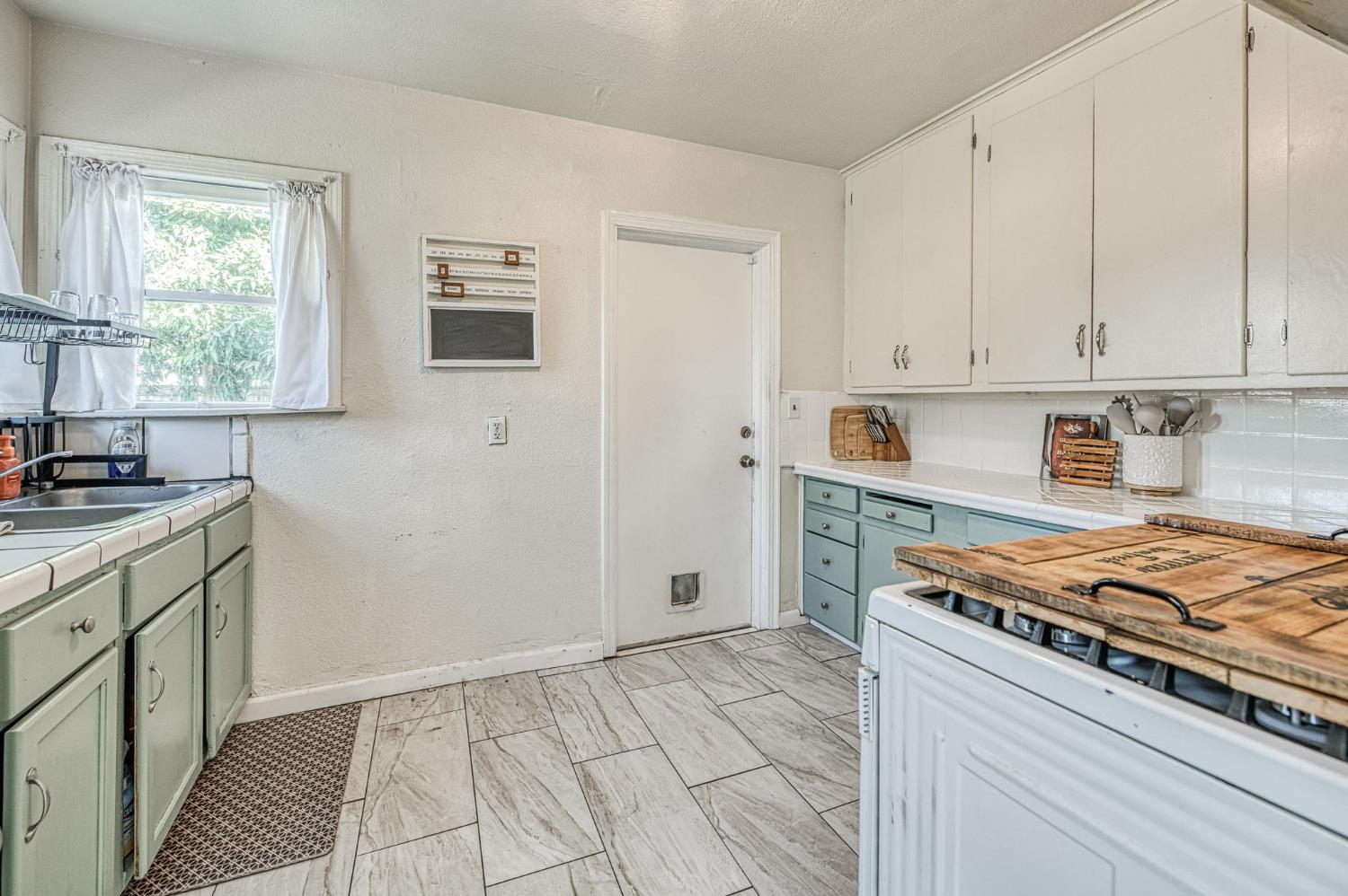 2973 E Cornell Ave, Fresno, CA 93703