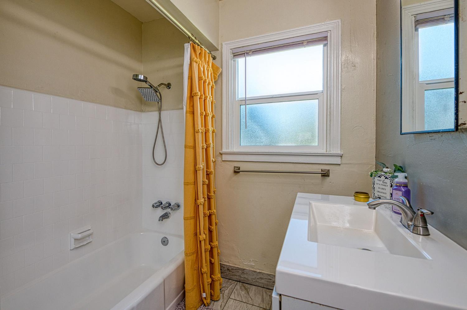2973 E Cornell Ave, Fresno, CA 93703