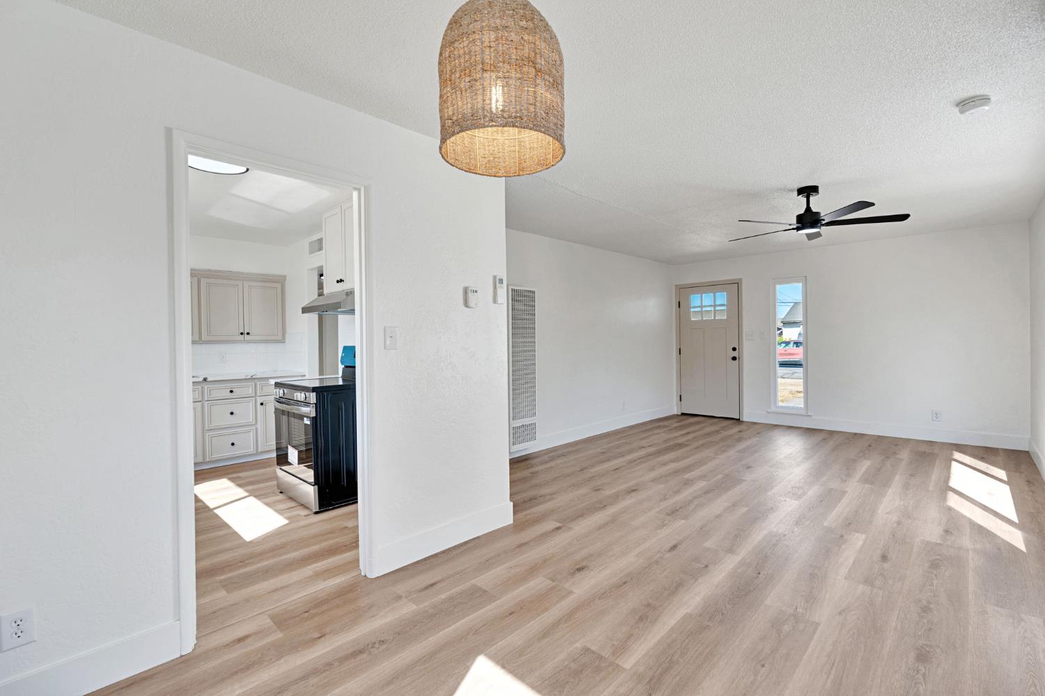 4148 E Alta Ave, Fresno, CA 93702