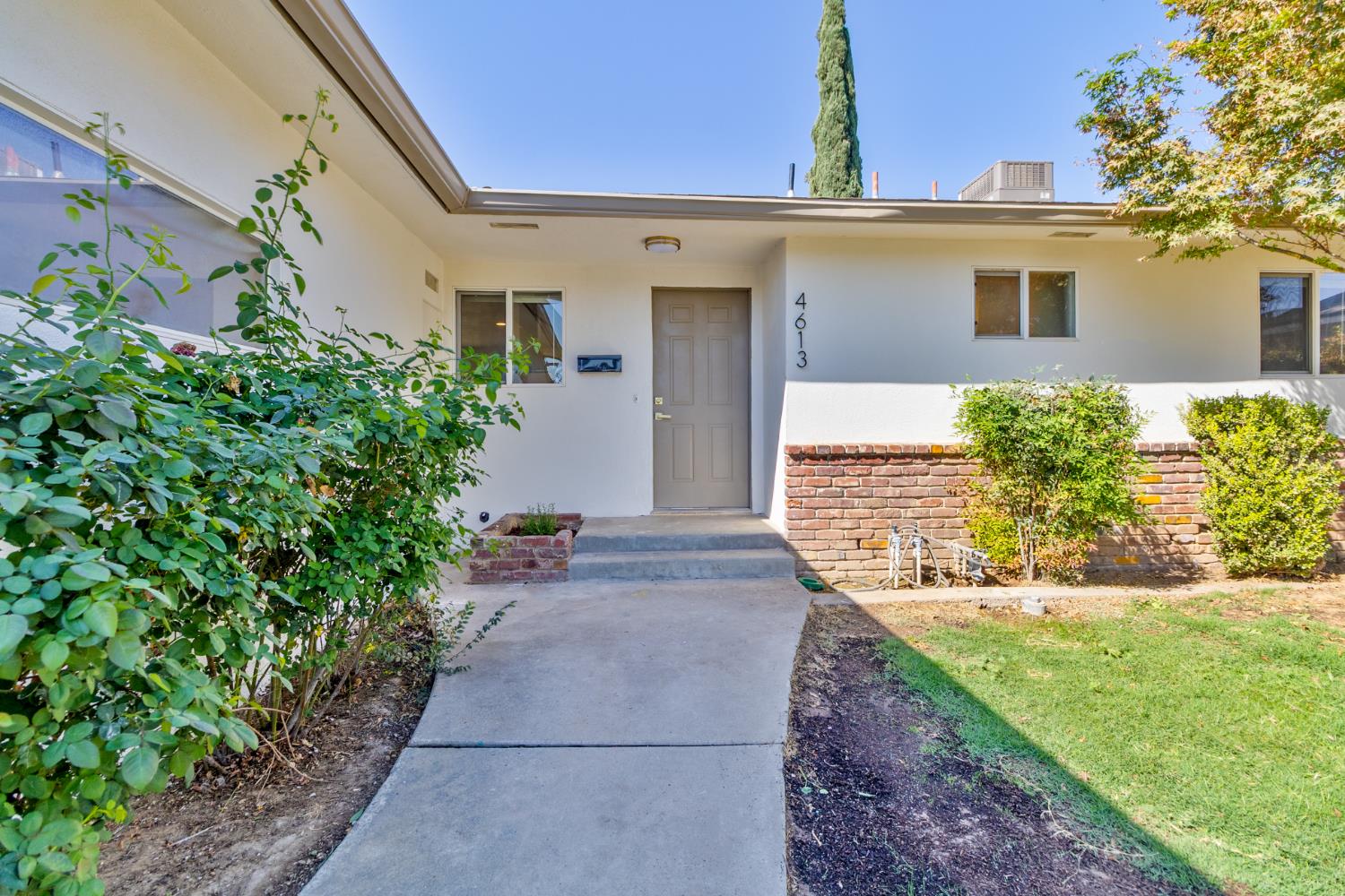 4613 N Fisher St, Fresno, CA 93726