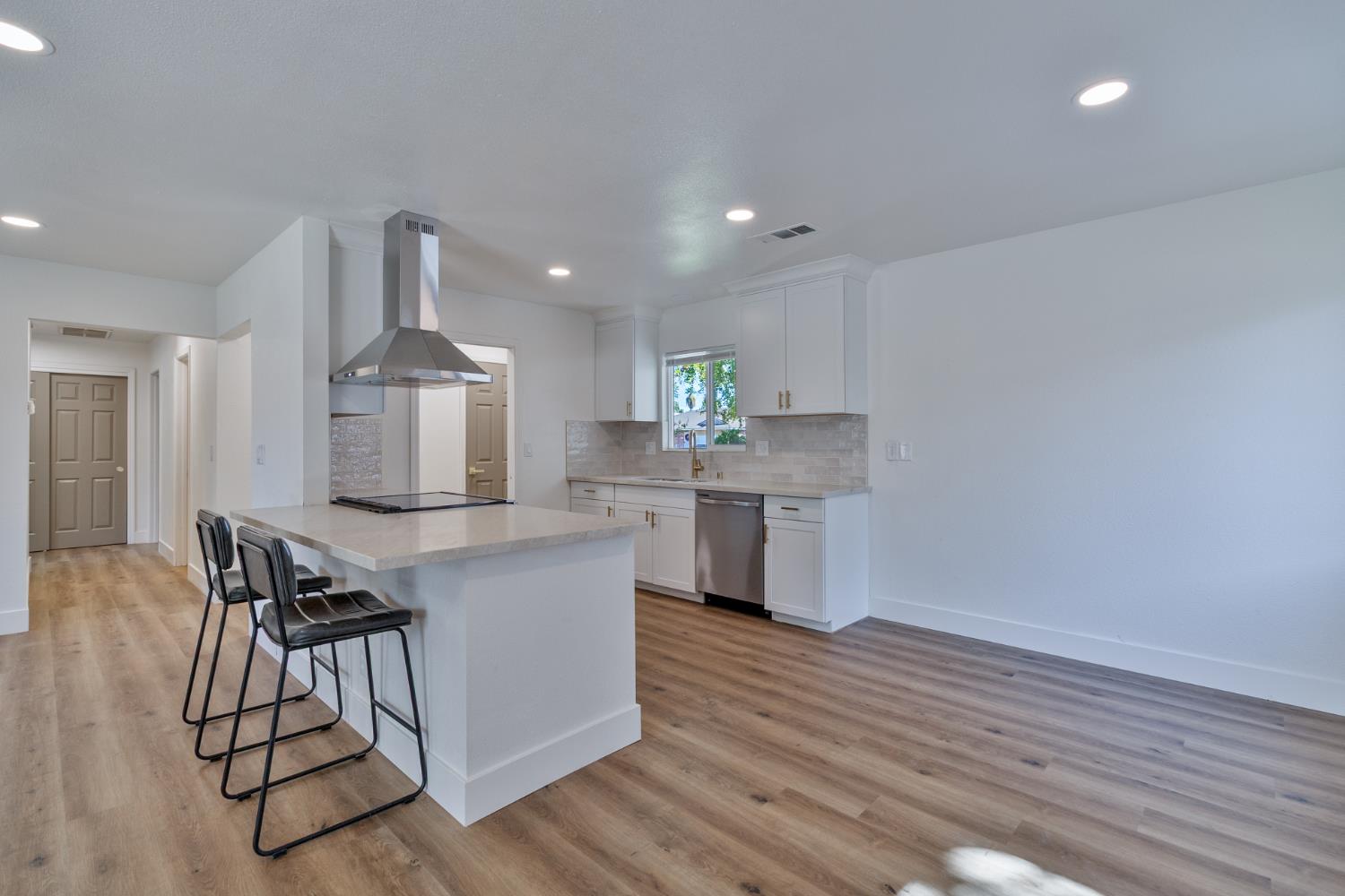 4613 N Fisher St, Fresno, CA 93726