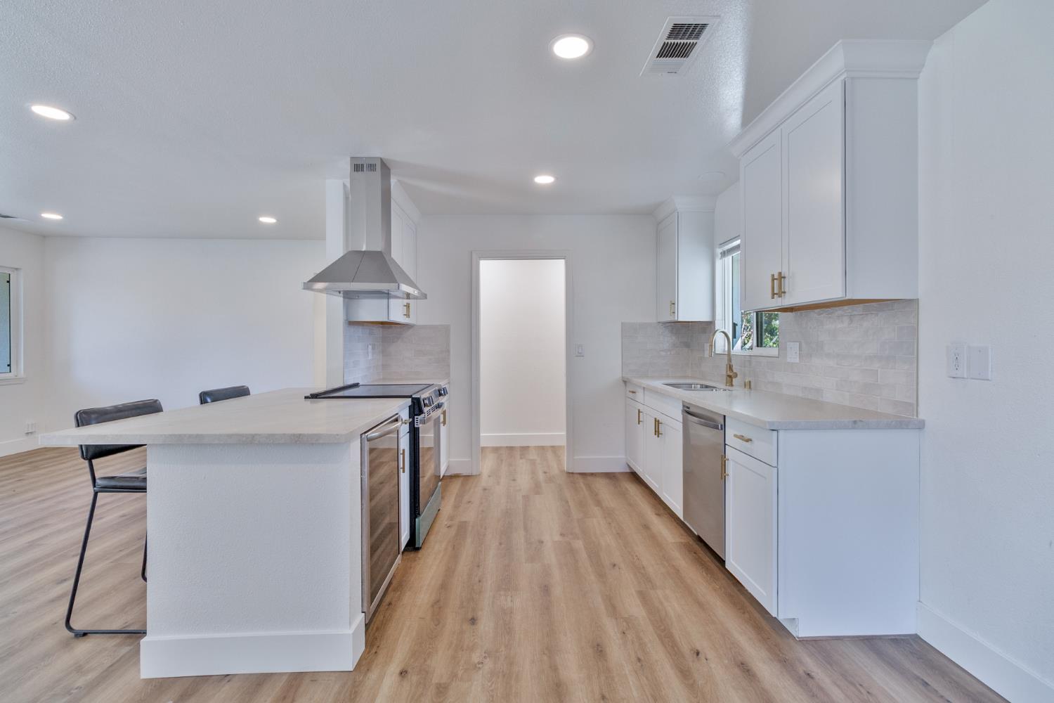 4613 N Fisher St, Fresno, CA 93726