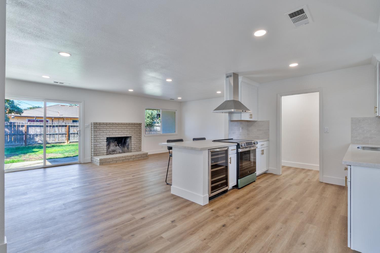 4613 N Fisher St, Fresno, CA 93726
