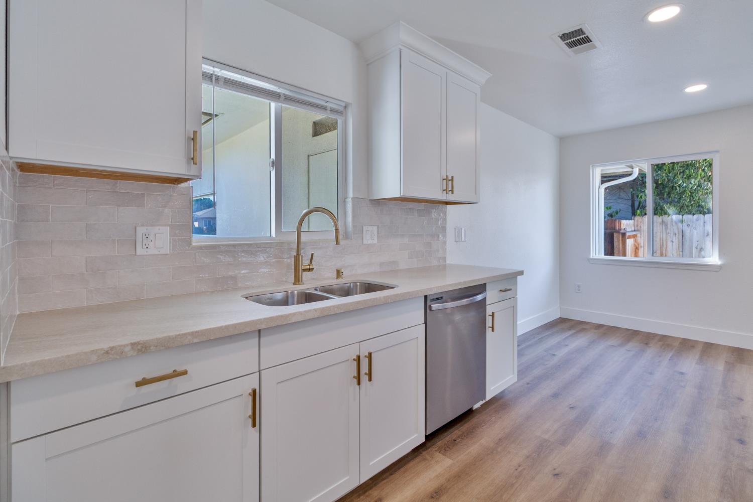 4613 N Fisher St, Fresno, CA 93726
