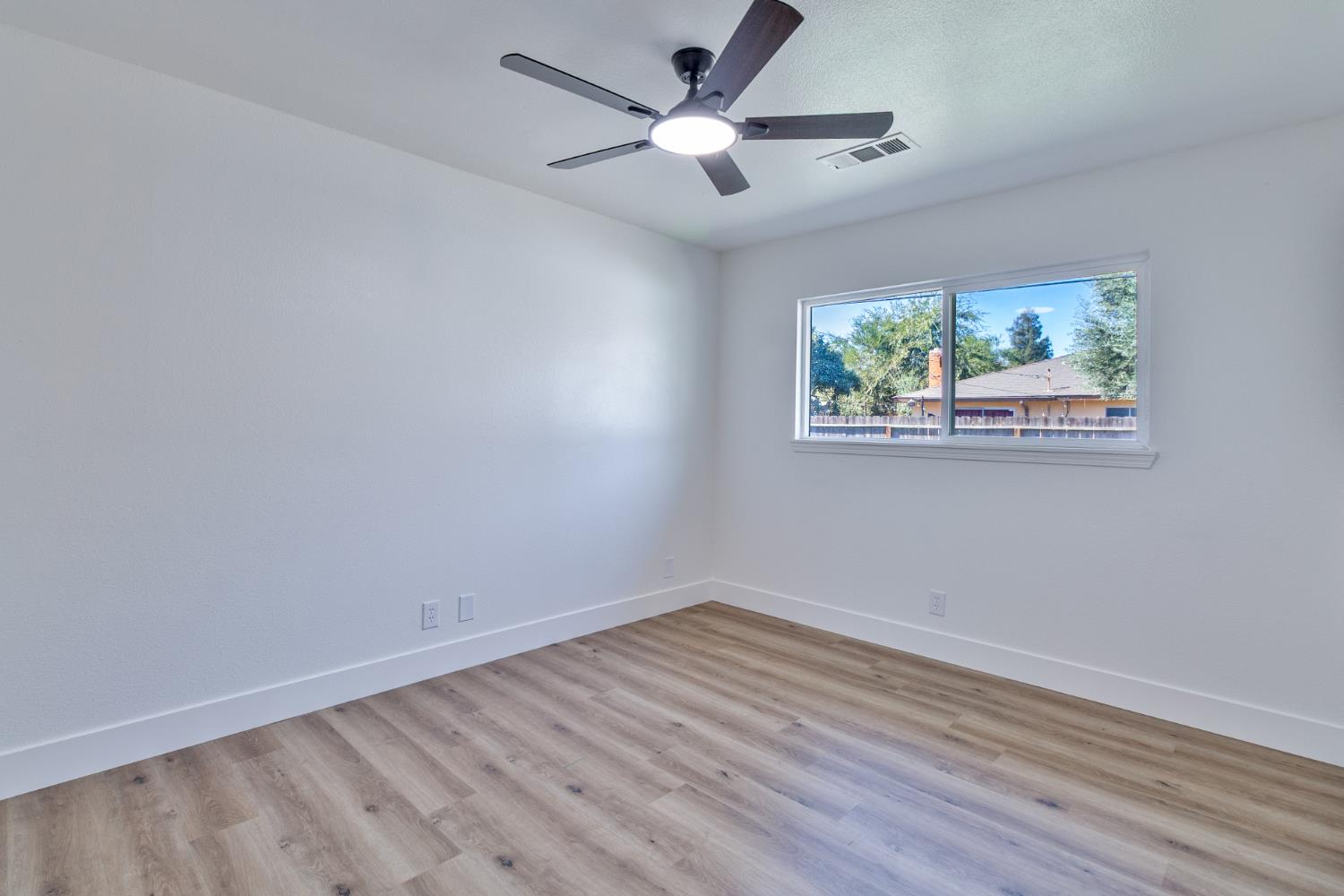 4613 N Fisher St, Fresno, CA 93726