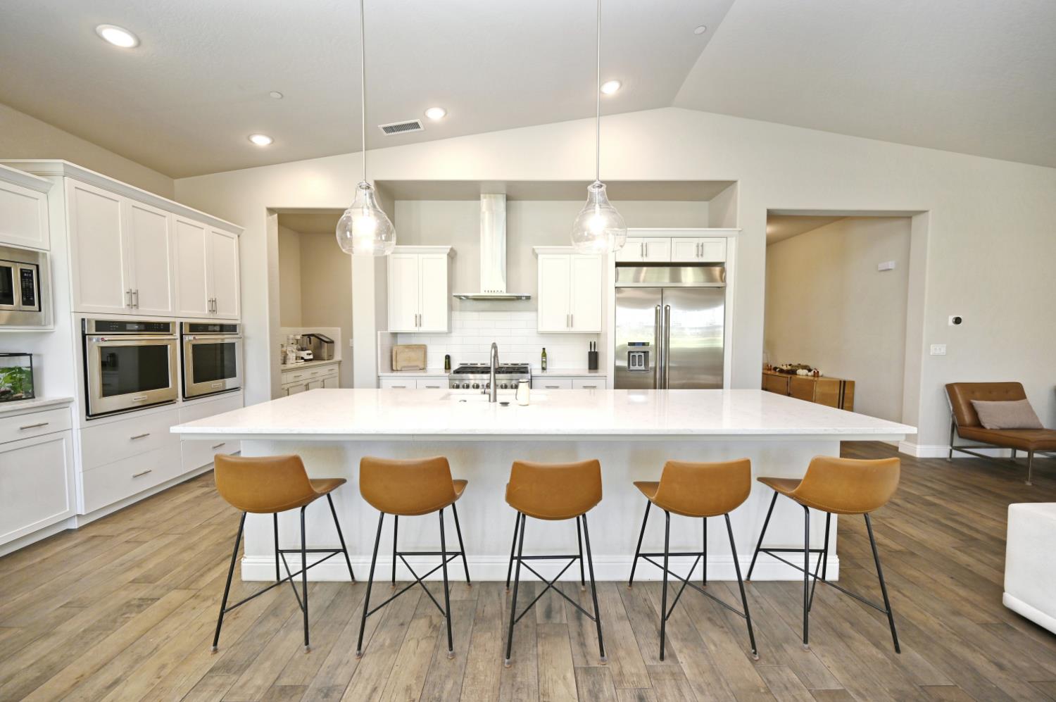 2614 E Via Sofia Dr, Fresno, CA 93730