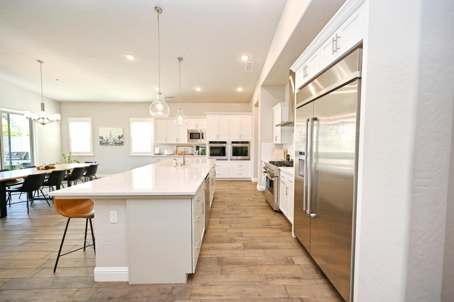 2614 E Via Sofia Dr, Fresno, CA 93730