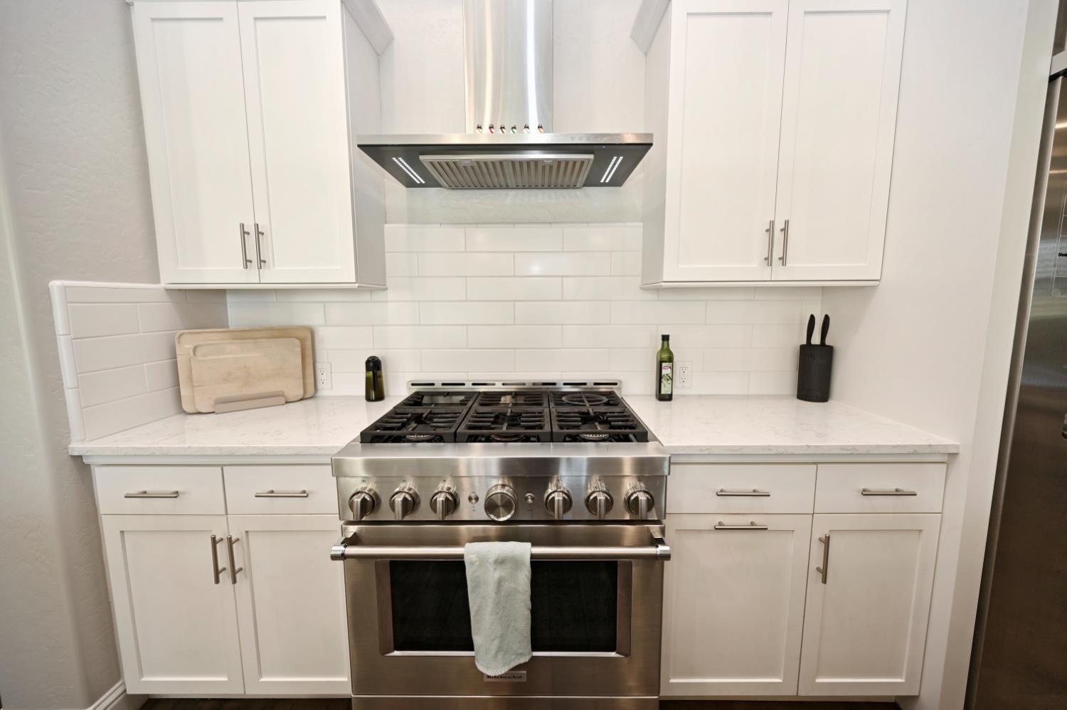 2614 E Via Sofia Dr, Fresno, CA 93730