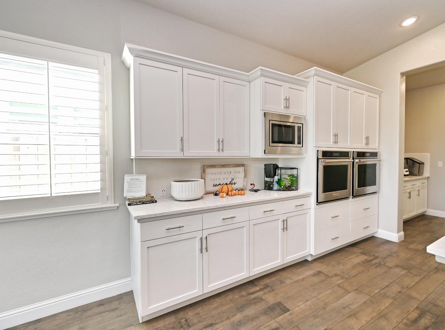 2614 E Via Sofia Dr, Fresno, CA 93730