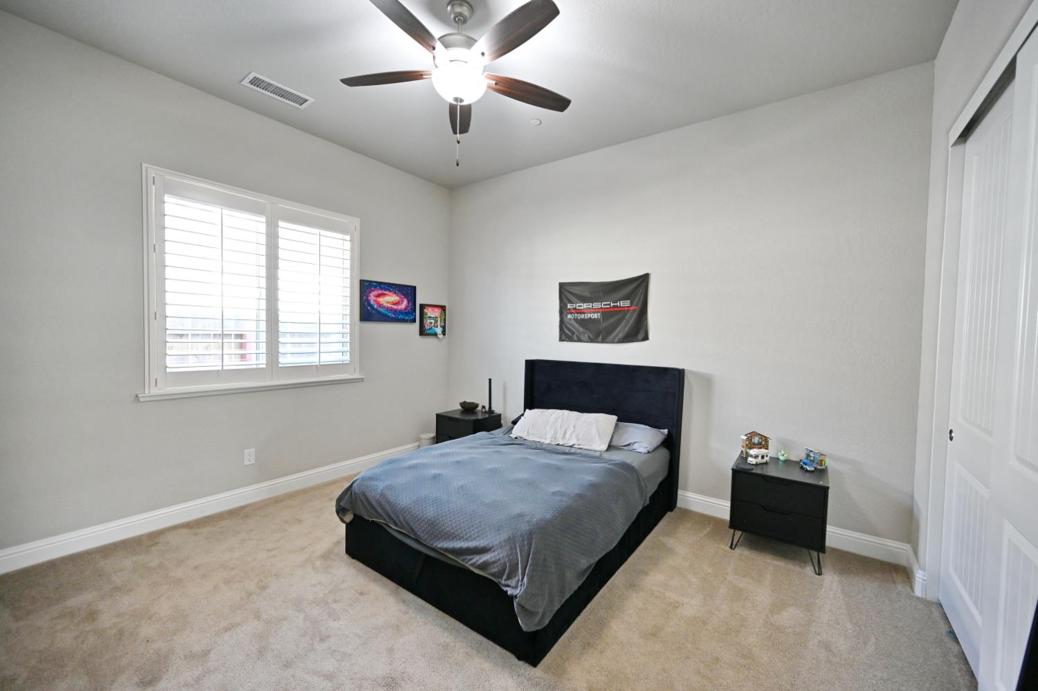 2614 E Via Sofia Dr, Fresno, CA 93730