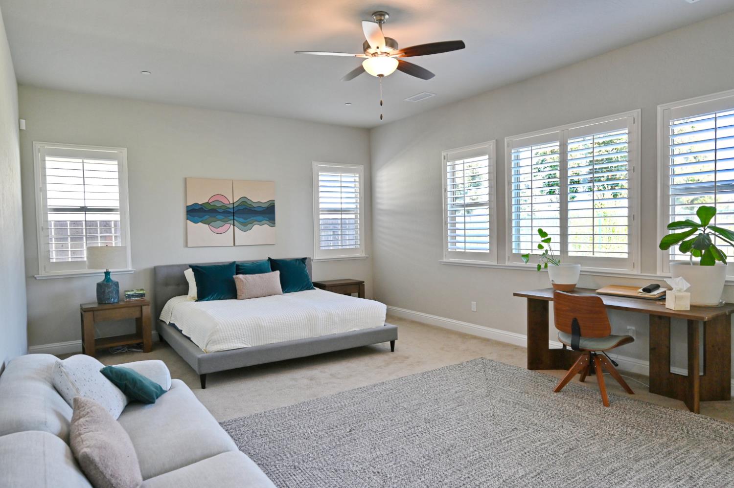 2614 E Via Sofia Dr, Fresno, CA 93730