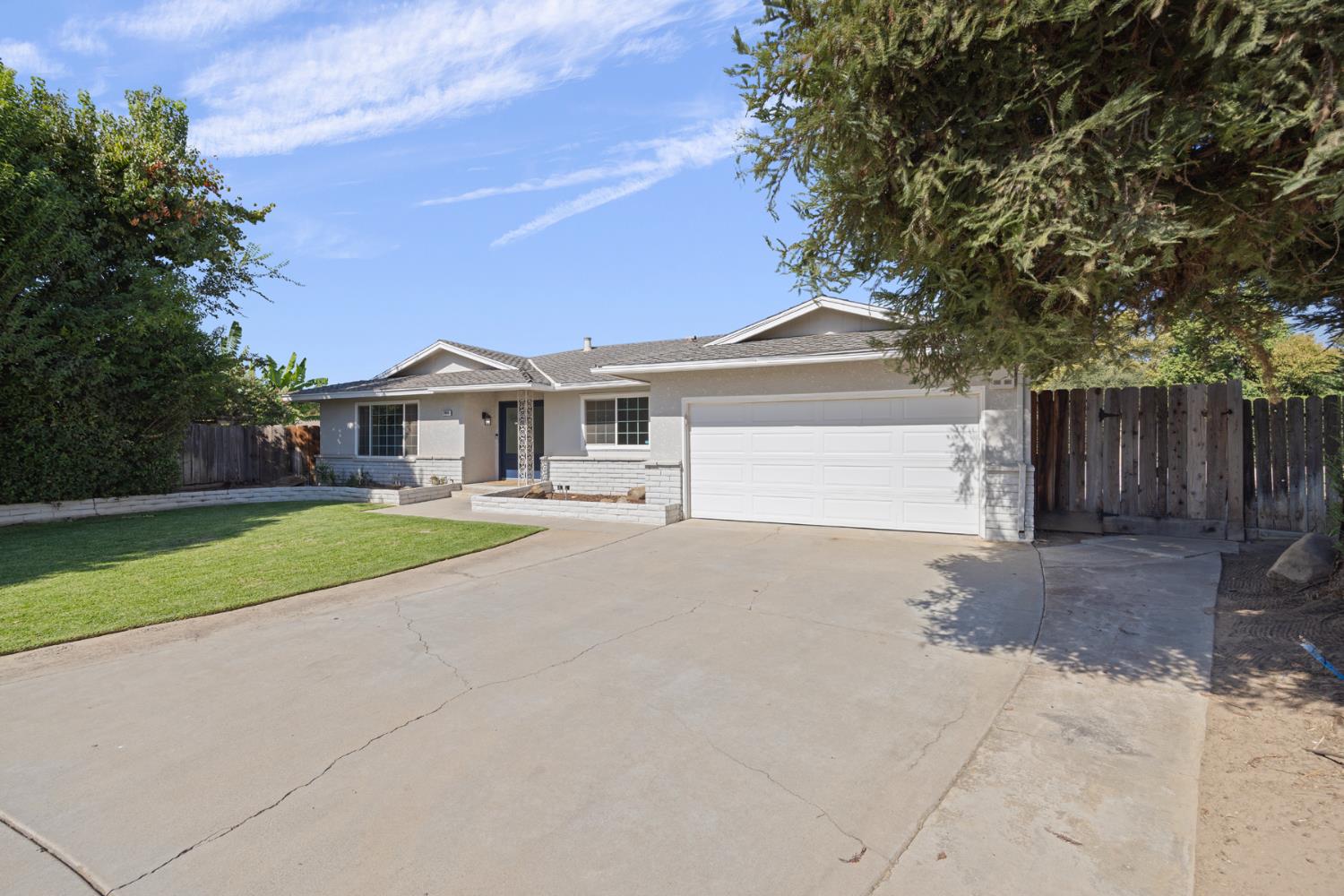 2854 E Millbrae Ave, Fresno, CA 93710