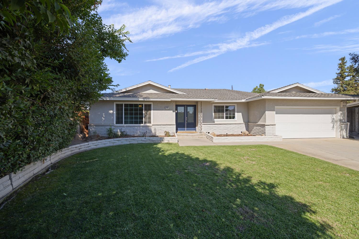 2854 E Millbrae Ave, Fresno, CA 93710