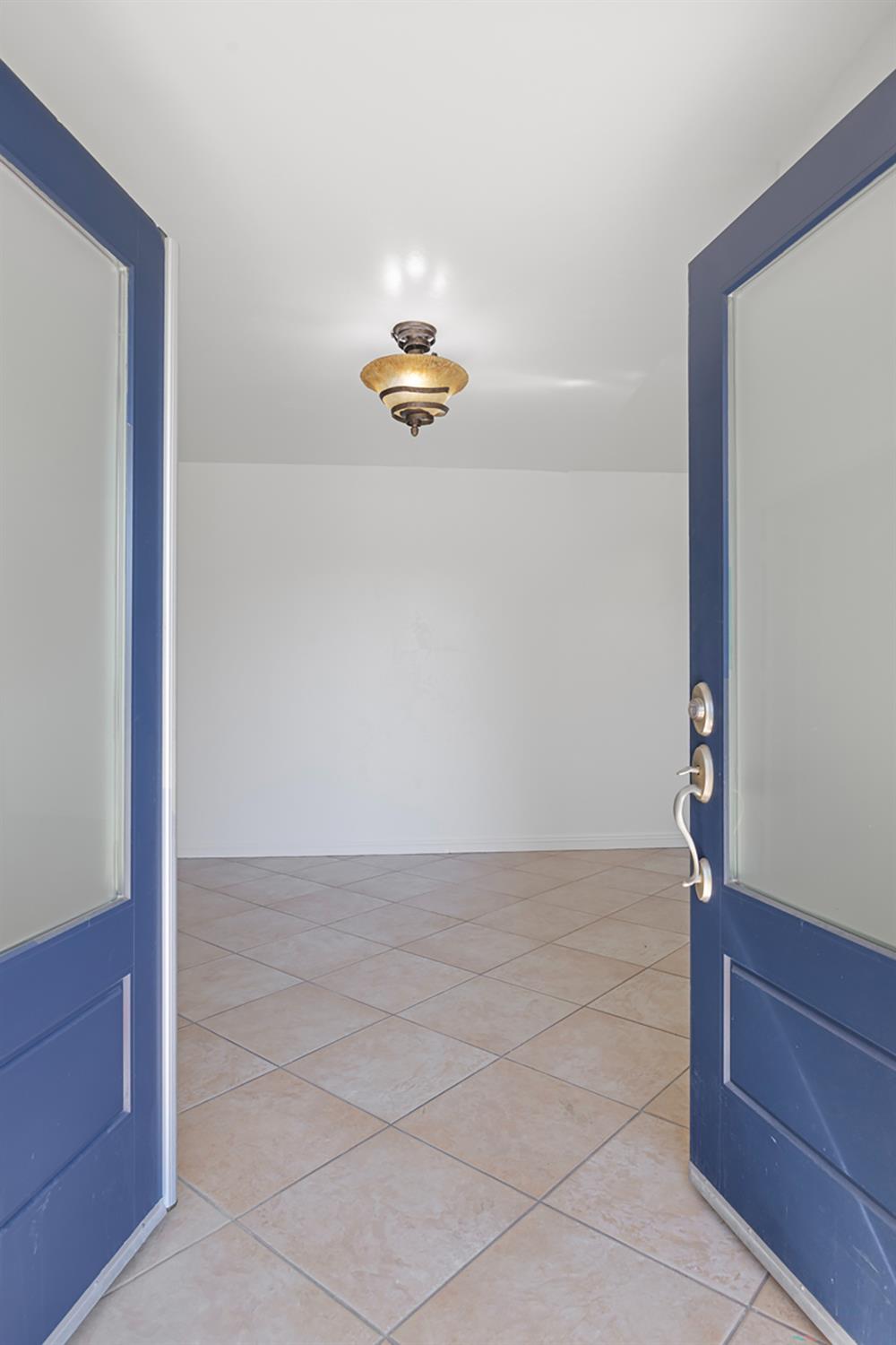 2854 E Millbrae Ave, Fresno, CA 93710