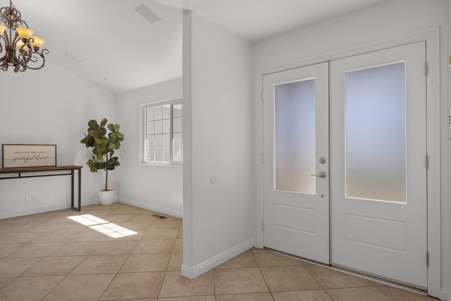 2854 E Millbrae Ave, Fresno, CA 93710