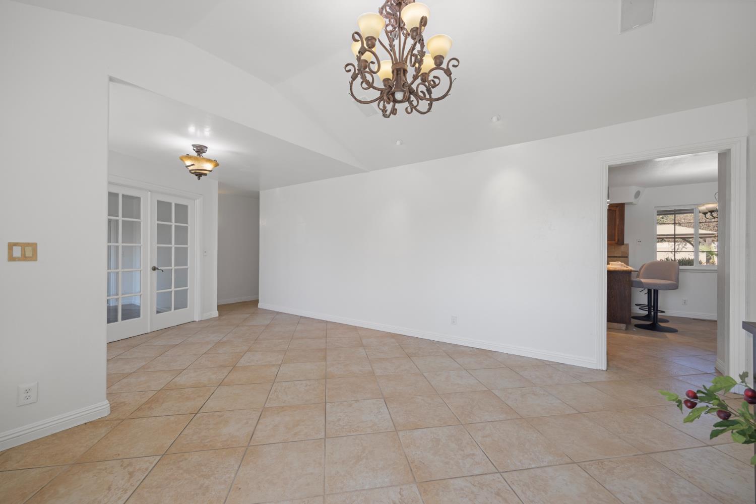 2854 E Millbrae Ave, Fresno, CA 93710