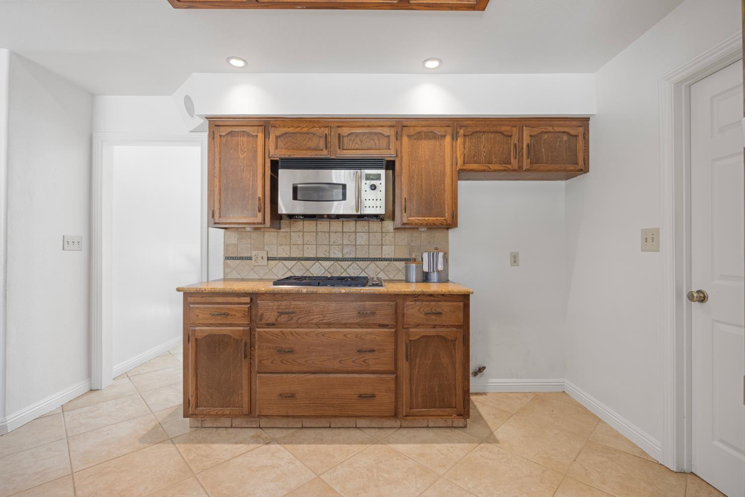 2854 E Millbrae Ave, Fresno, CA 93710