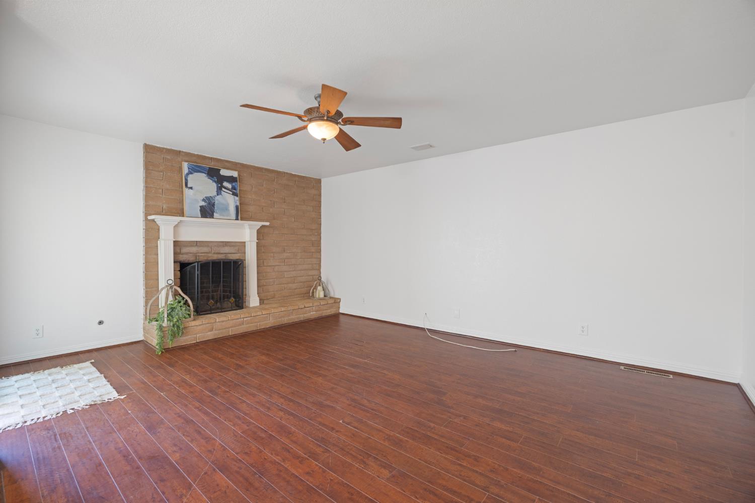 2854 E Millbrae Ave, Fresno, CA 93710