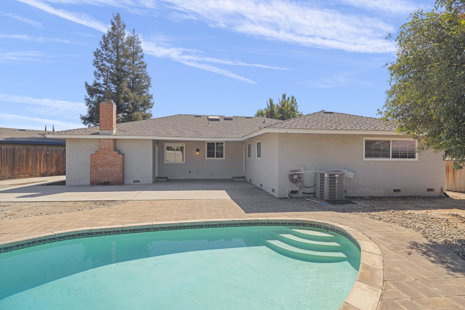 2854 E Millbrae Ave, Fresno, CA 93710