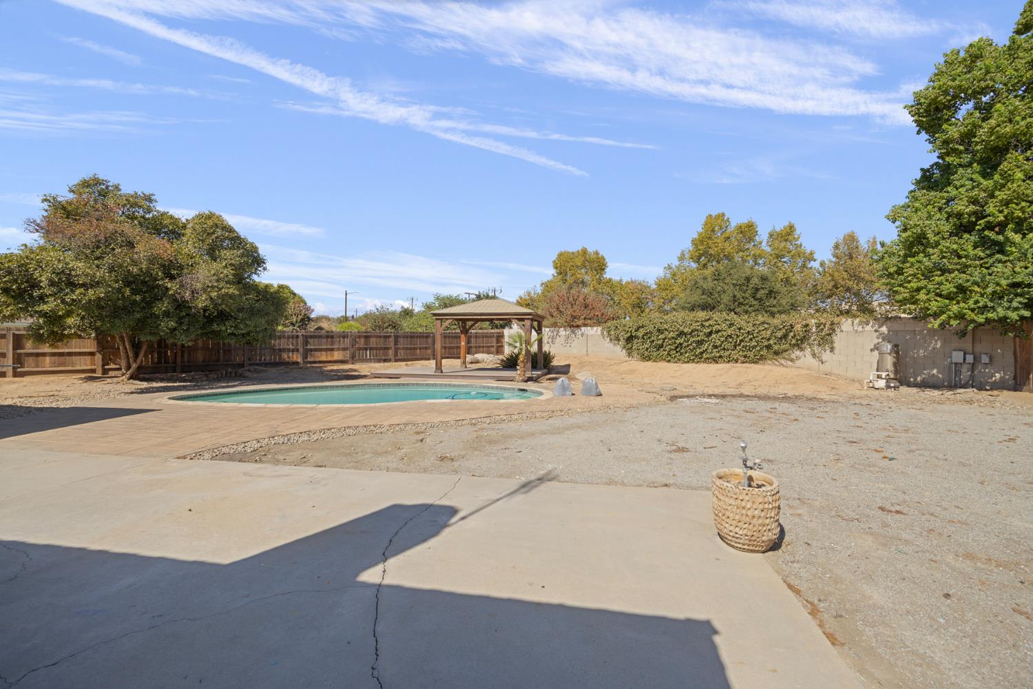 2854 E Millbrae Ave, Fresno, CA 93710