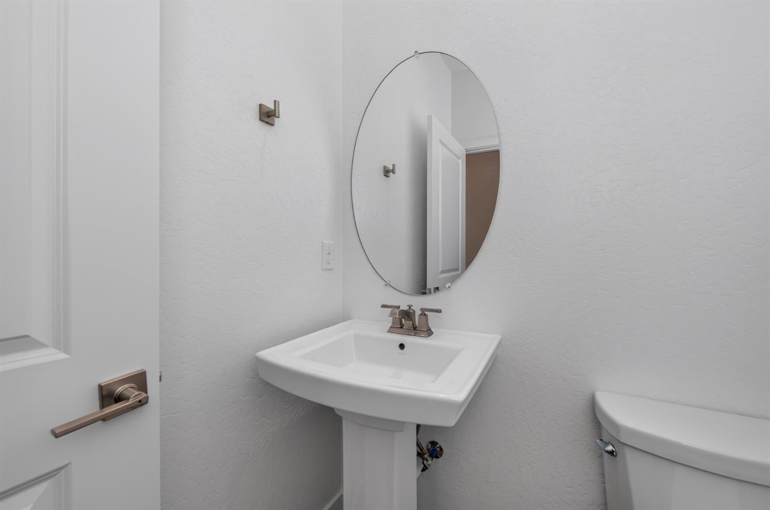 1187 Milestone Rd W, Madera, CA 93636