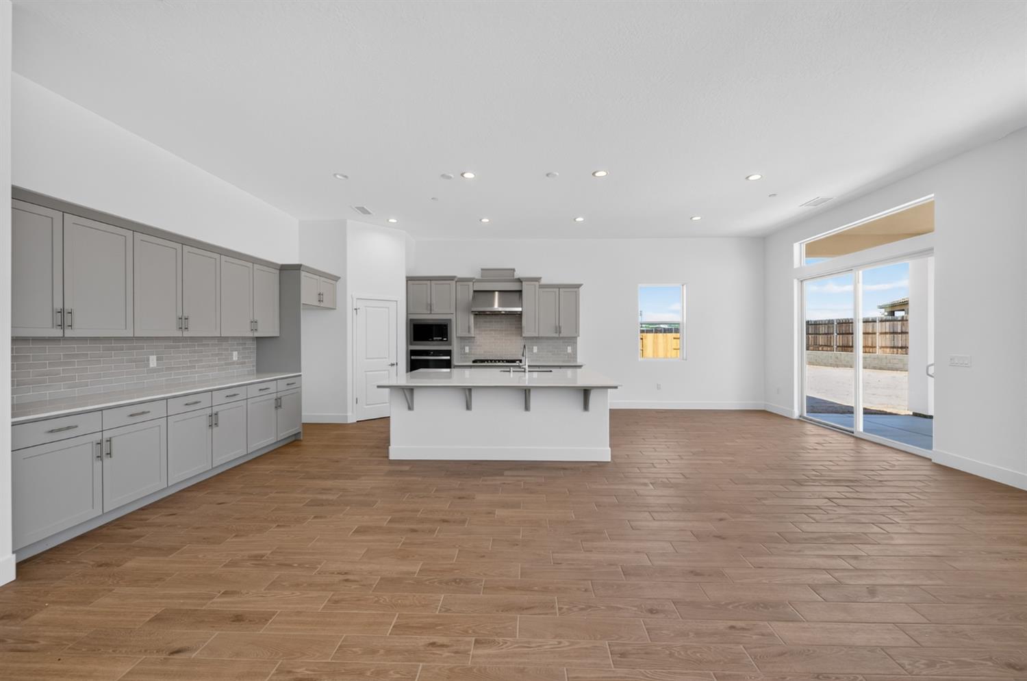 1187 Milestone Rd W, Madera, CA 93636