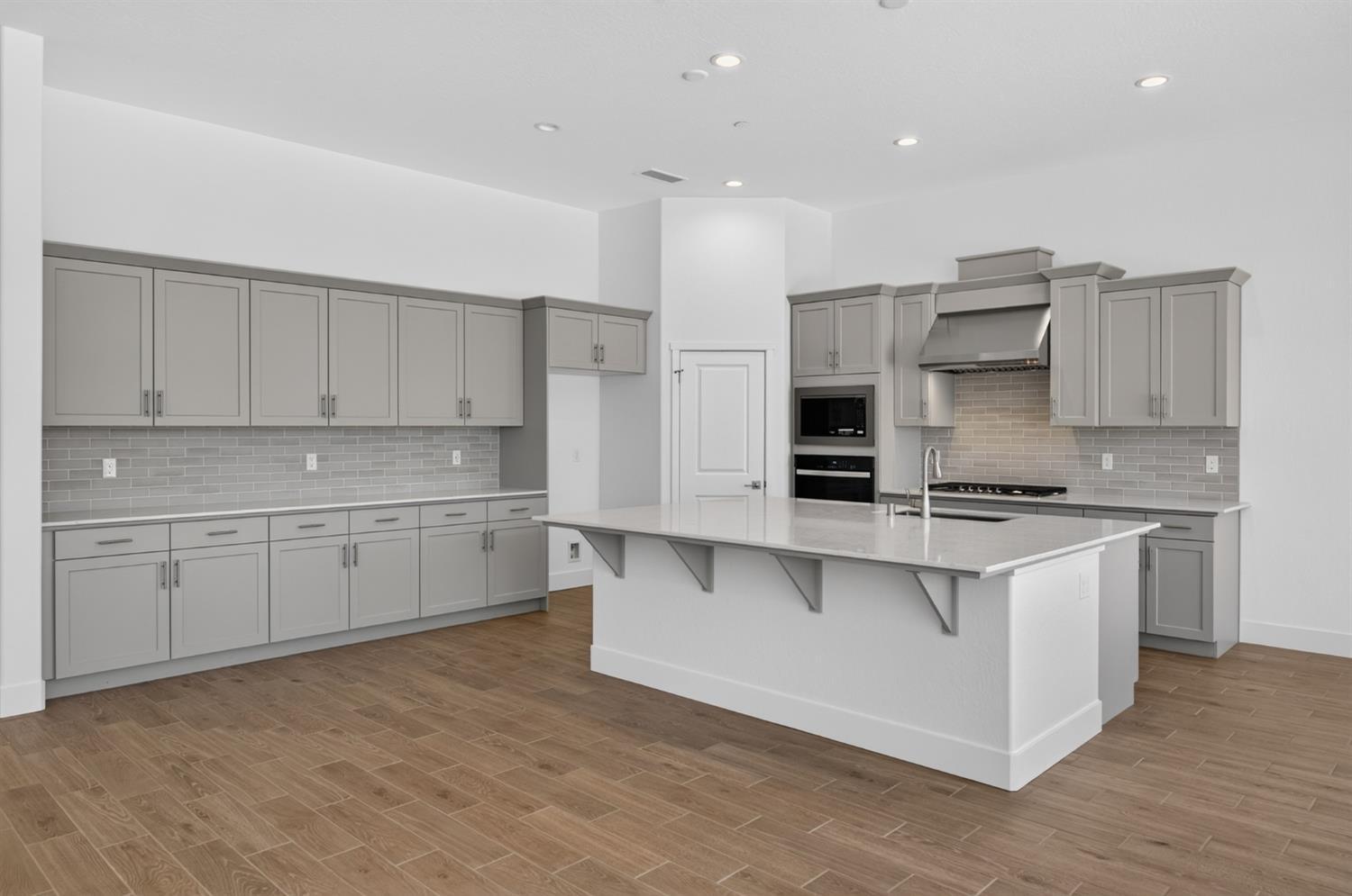 1187 Milestone Rd W, Madera, CA 93636