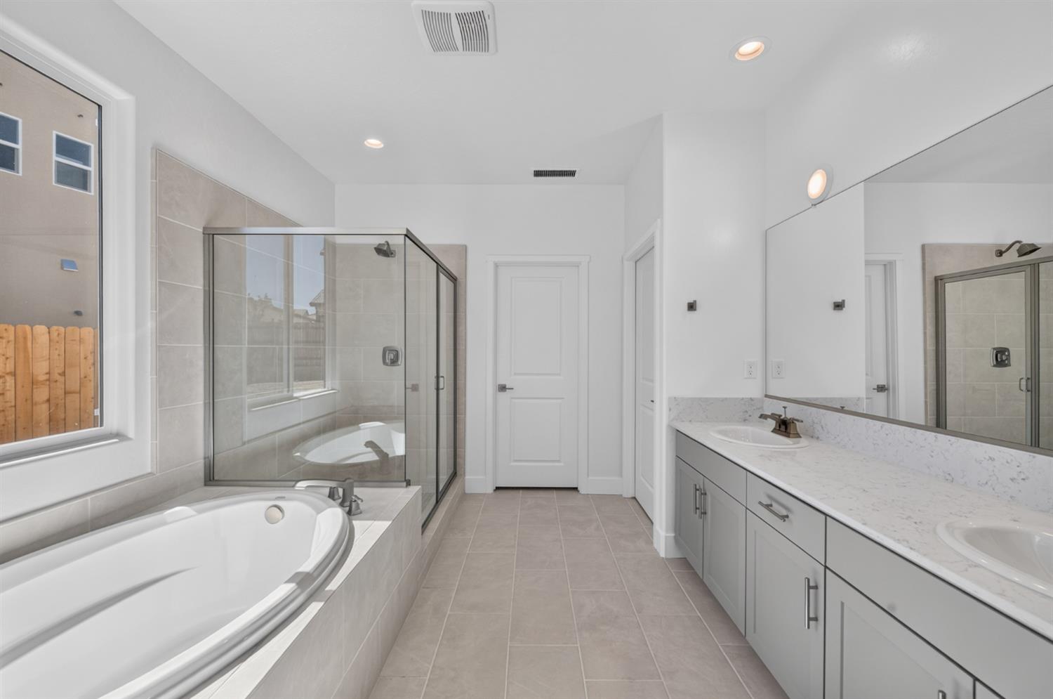 1187 Milestone Rd W, Madera, CA 93636