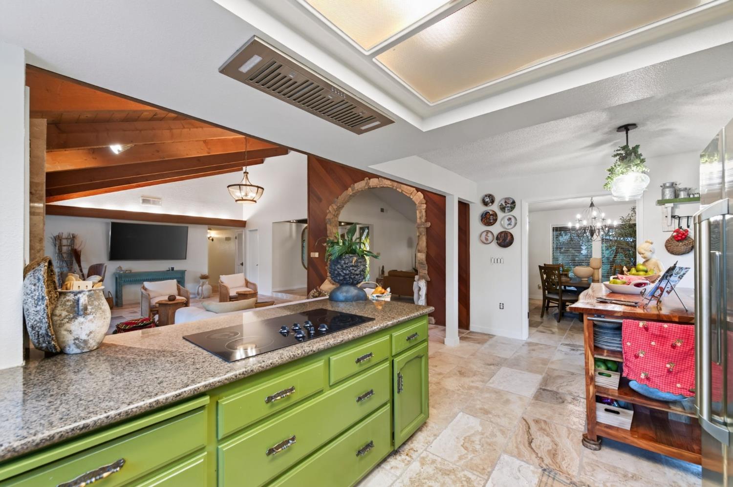 316 E Lester Ave, Fresno, CA 93720