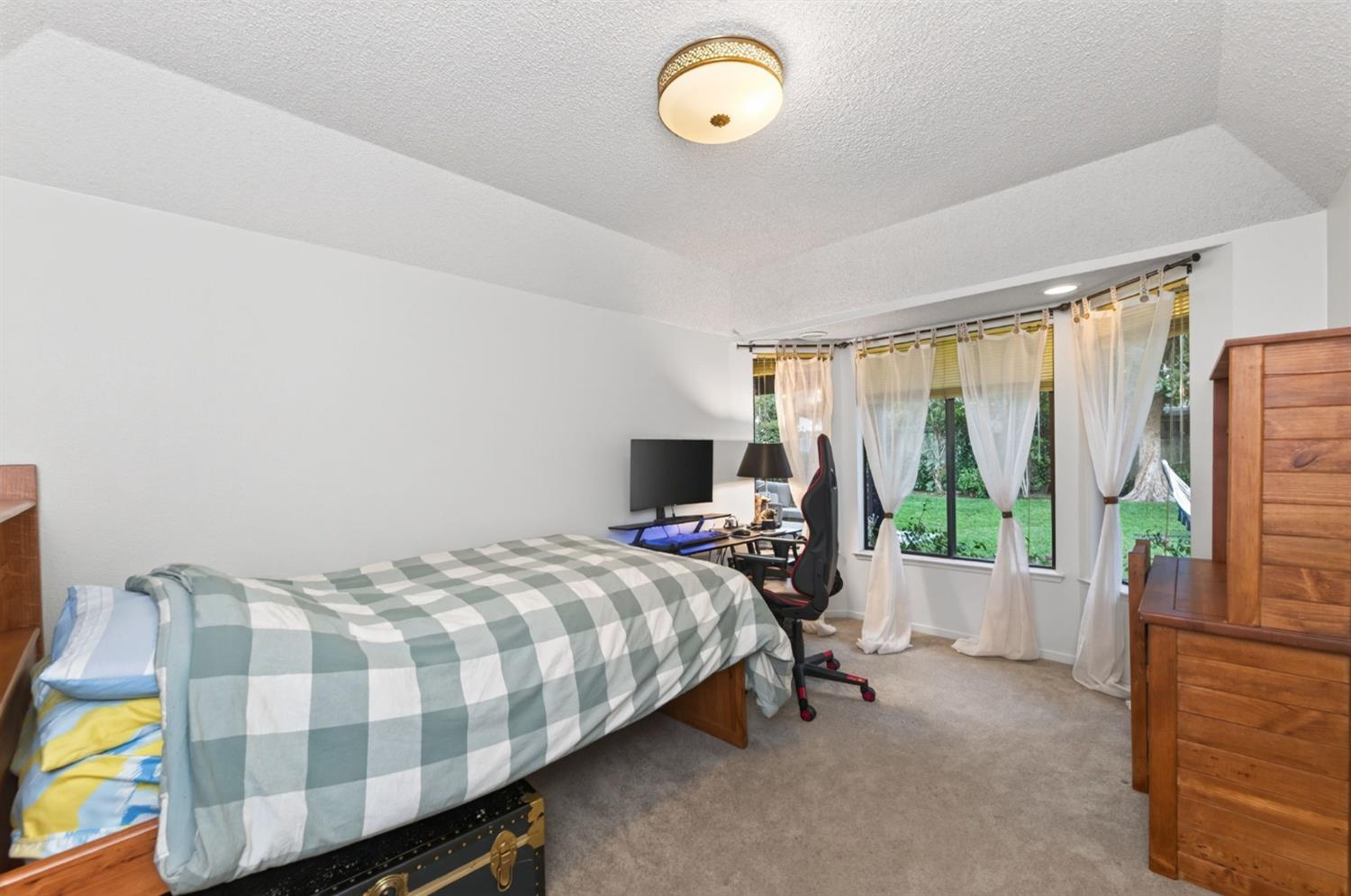316 E Lester Ave, Fresno, CA 93720
