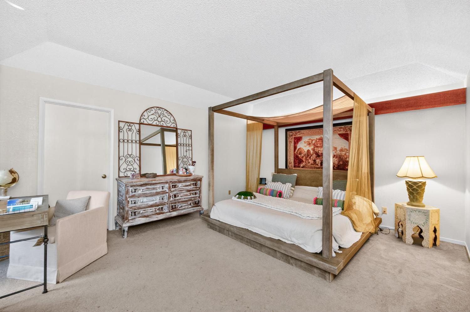316 E Lester Ave, Fresno, CA 93720
