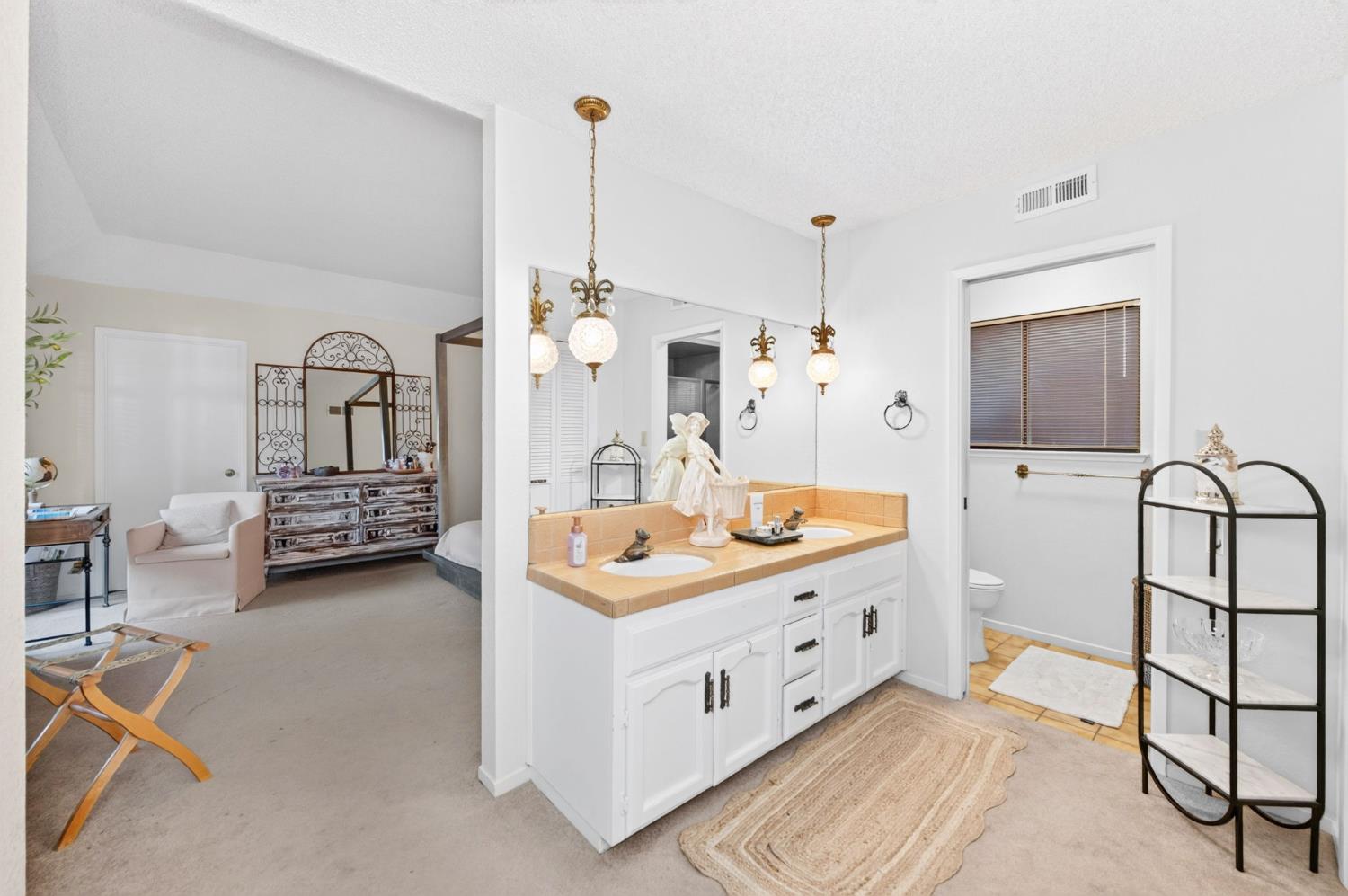 316 E Lester Ave, Fresno, CA 93720