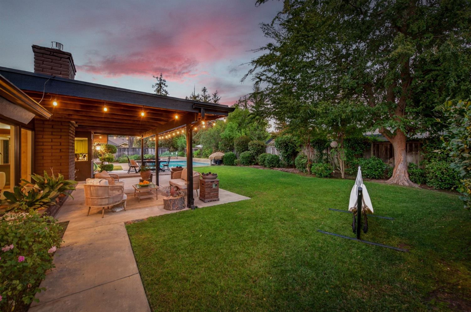 316 E Lester Ave, Fresno, CA 93720