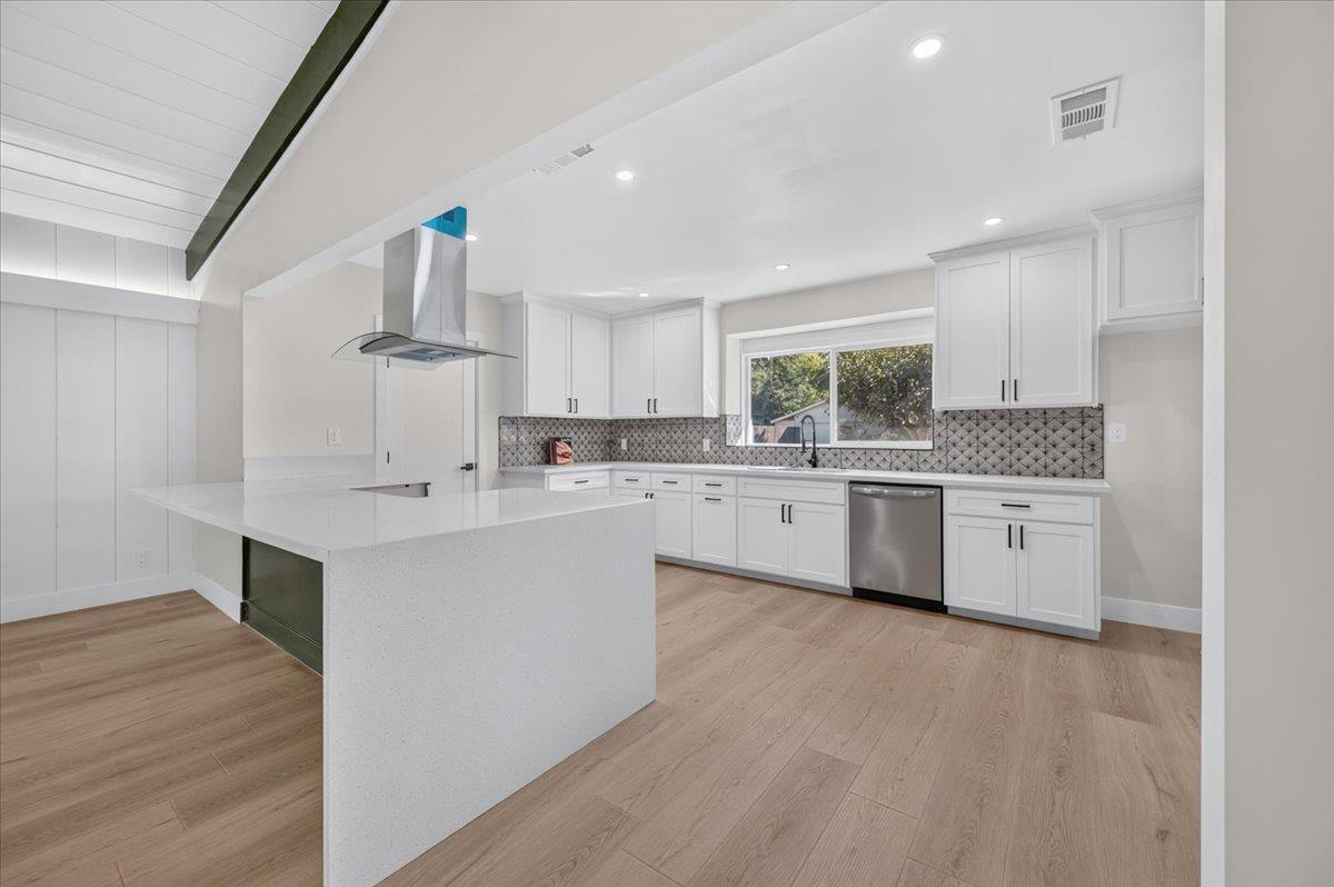 609 E Hampton Way, Fresno, CA 93704
