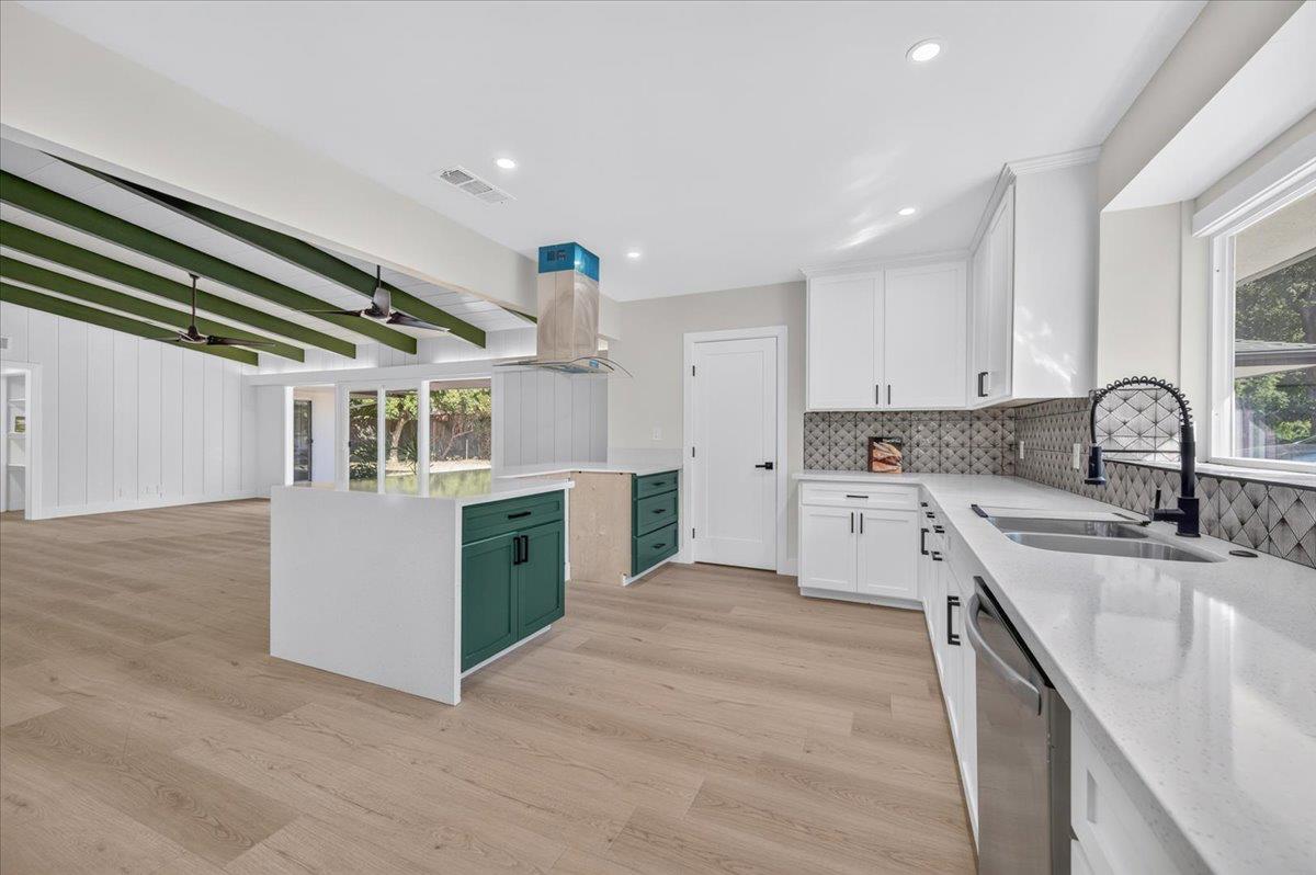 609 E Hampton Way, Fresno, CA 93704