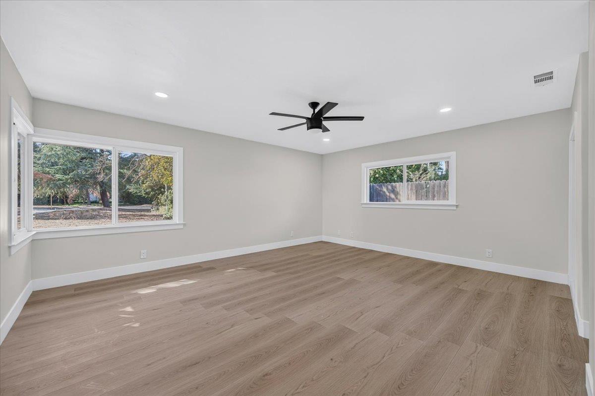 609 E Hampton Way, Fresno, CA 93704