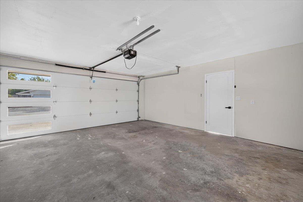 609 E Hampton Way, Fresno, CA 93704