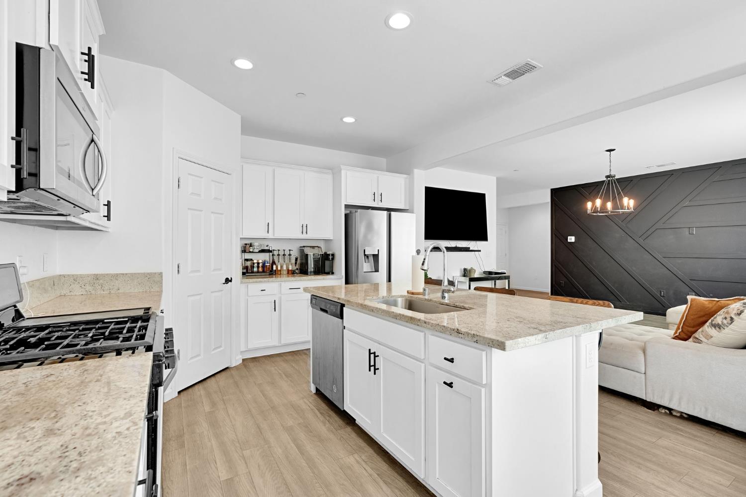 7461 E Princeton, Fresno, CA 93737
