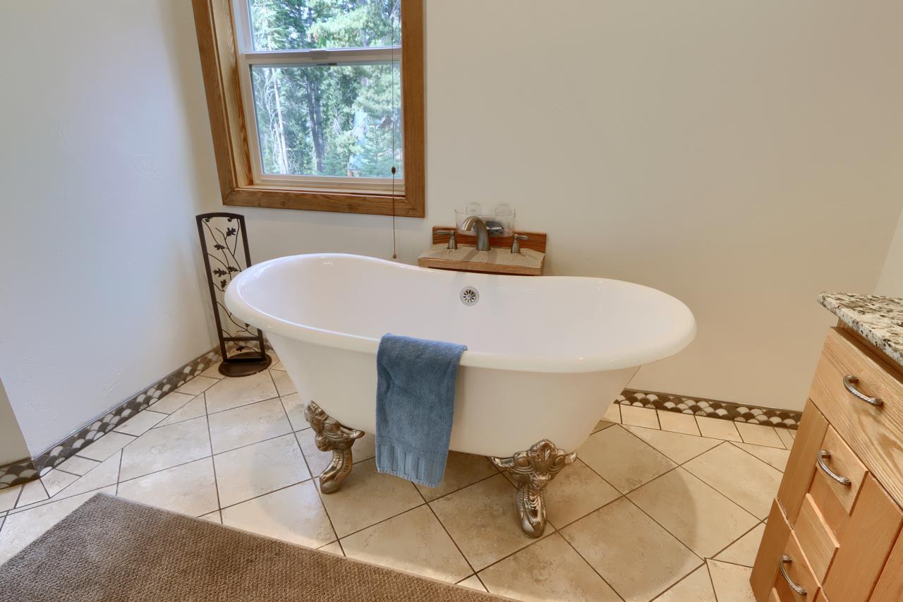 7594 Azalea, Yosemite West, CA 95389