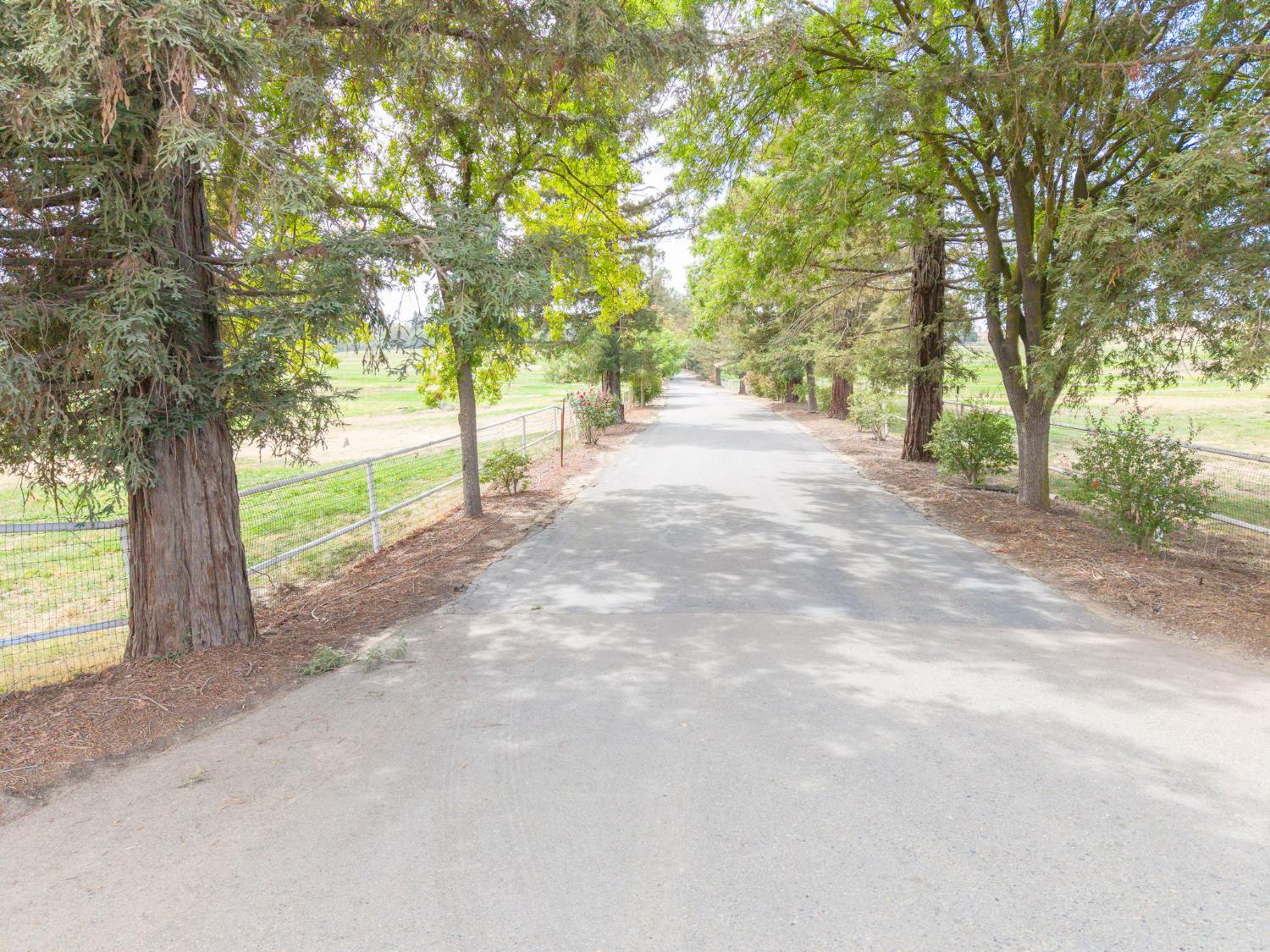 6440 Golden State Blvd, Madera, CA 93637