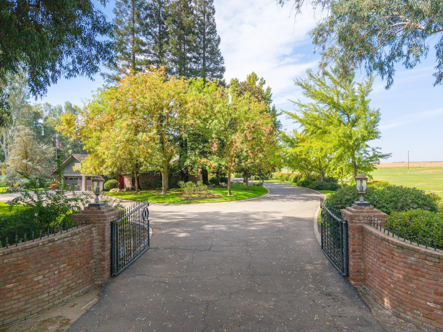 6440 Golden State Blvd, Madera, CA 93637