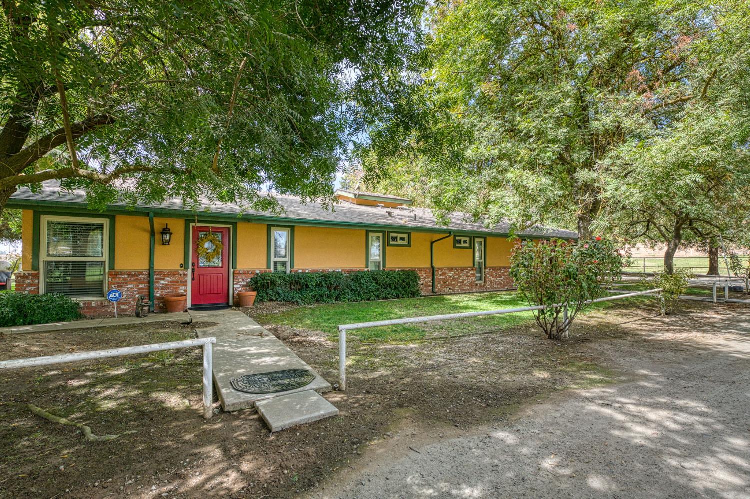 6440 Golden State Blvd, Madera, CA 93637