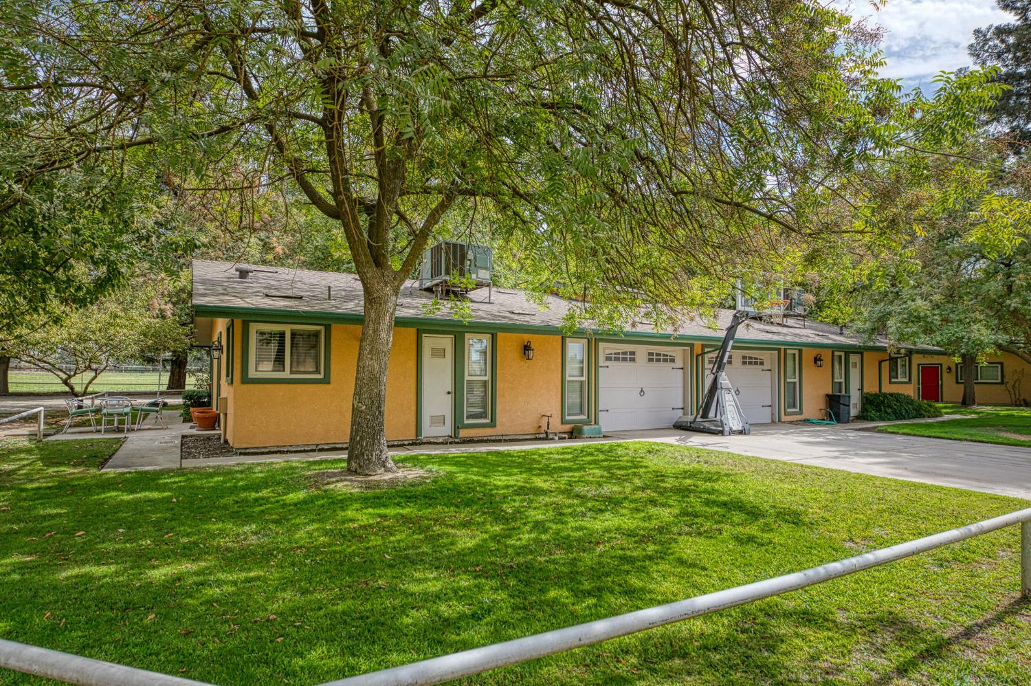 6440 Golden State Blvd, Madera, CA 93637
