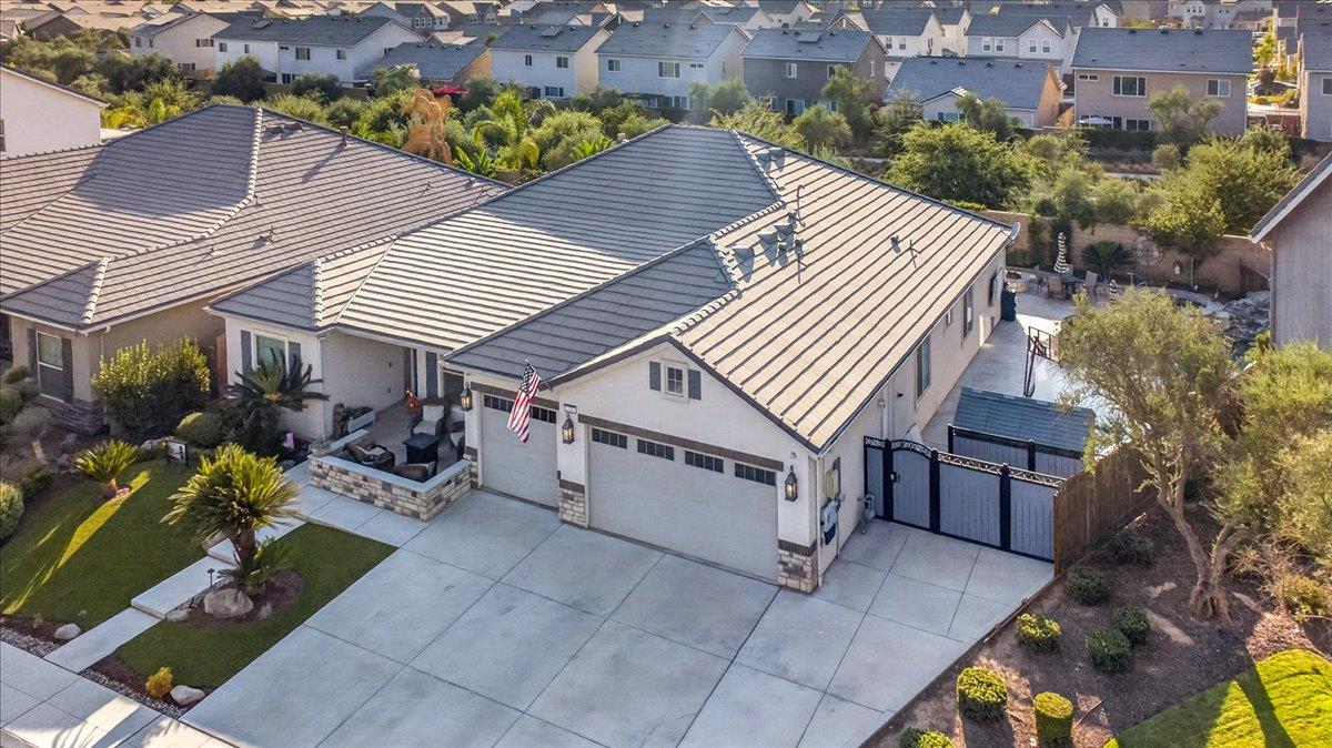 330 Sentinel Dr S, Madera, CA 93636