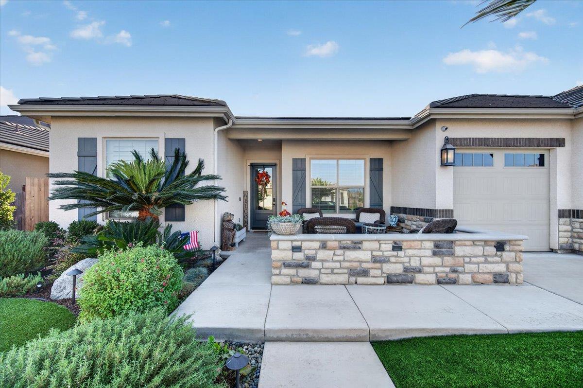 330 Sentinel Dr S, Madera, CA 93636